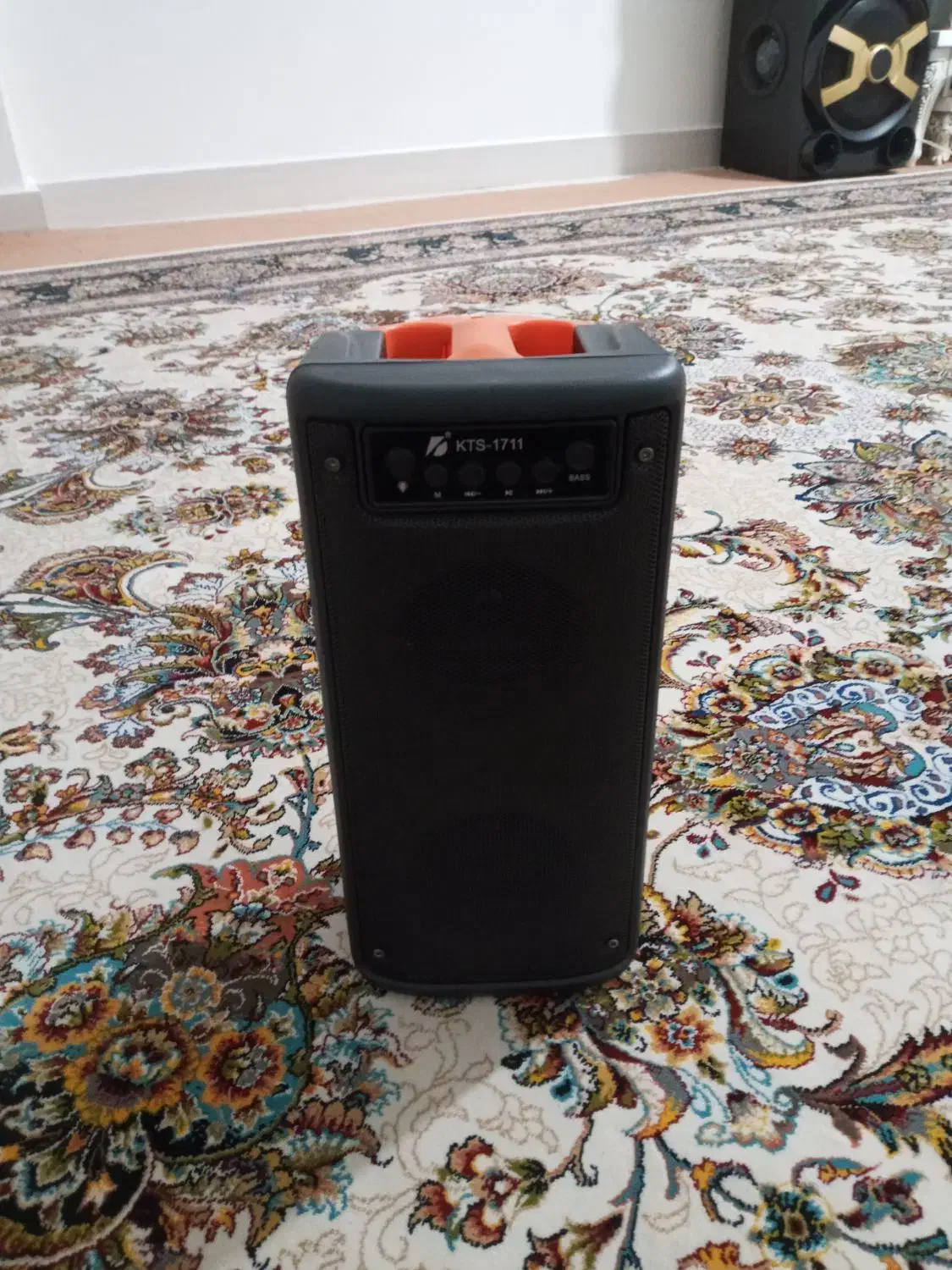 اسپیکر|پخش‌کننده همراه|قرچک, پویینک|دیوار