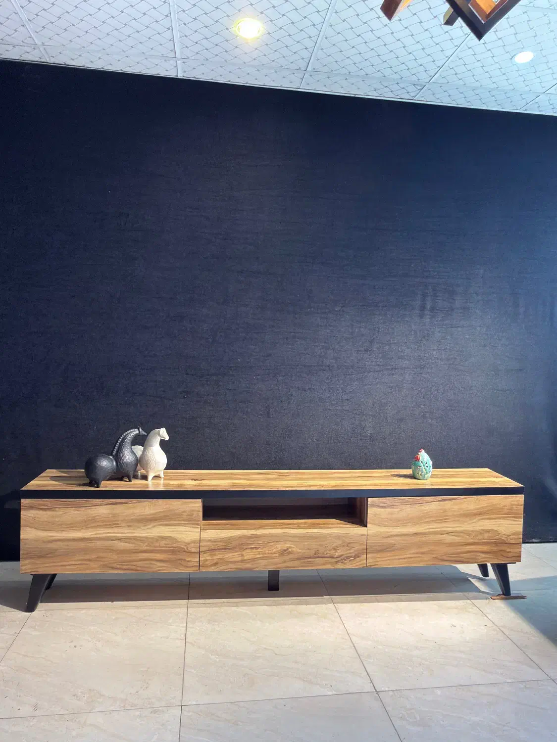 میز تلویزیون پایه دار طرح شاهین|میز تلویزیون|پیربازار, |دیوار