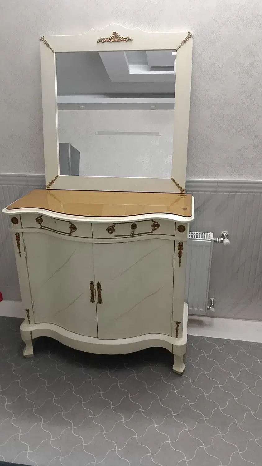 آینه و کنسول تمریز و سالم|بوفه، ویترین، کنسول|گلستان (تهران), |دیوار