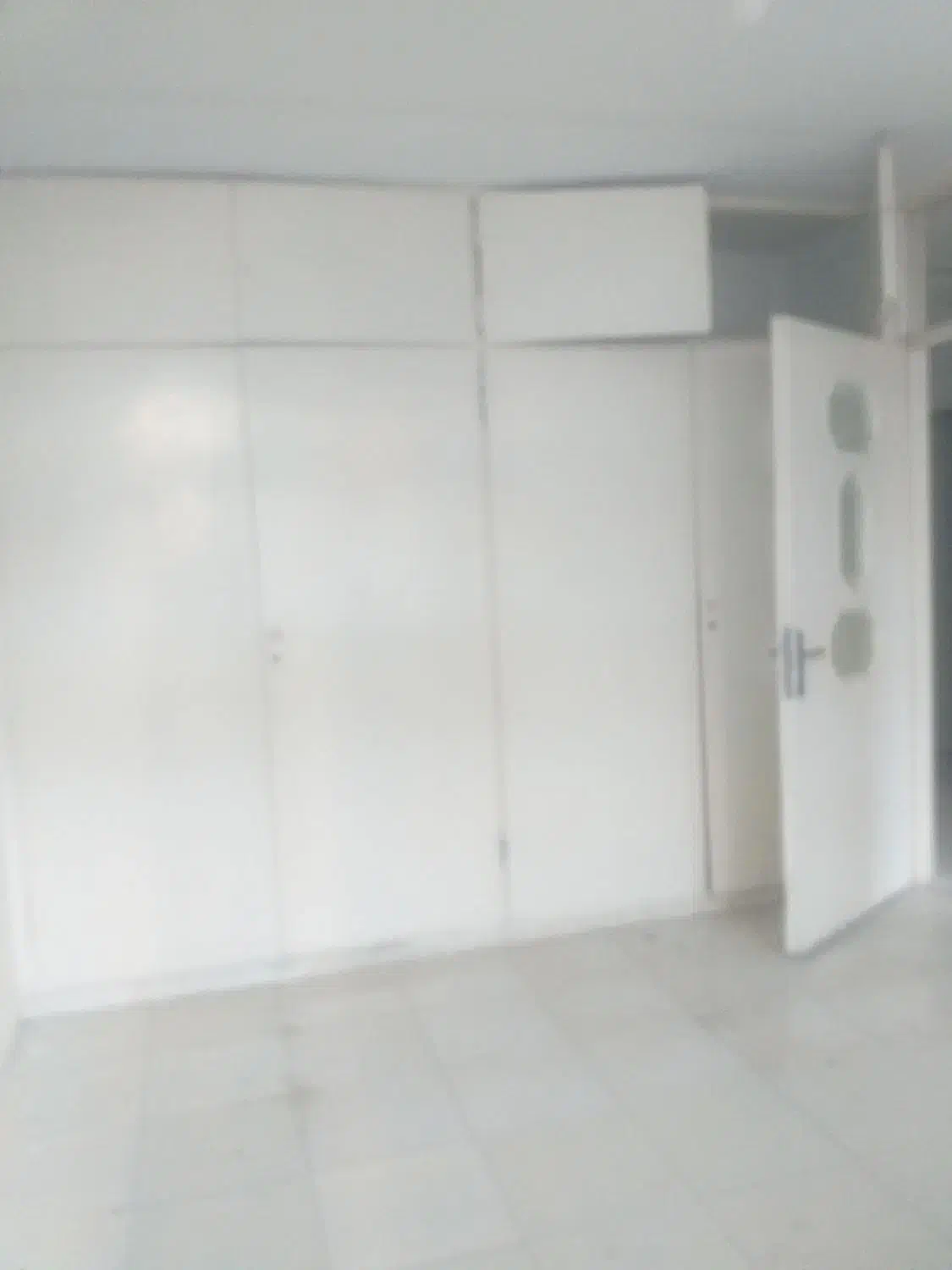 آپارتمان تک واحدی