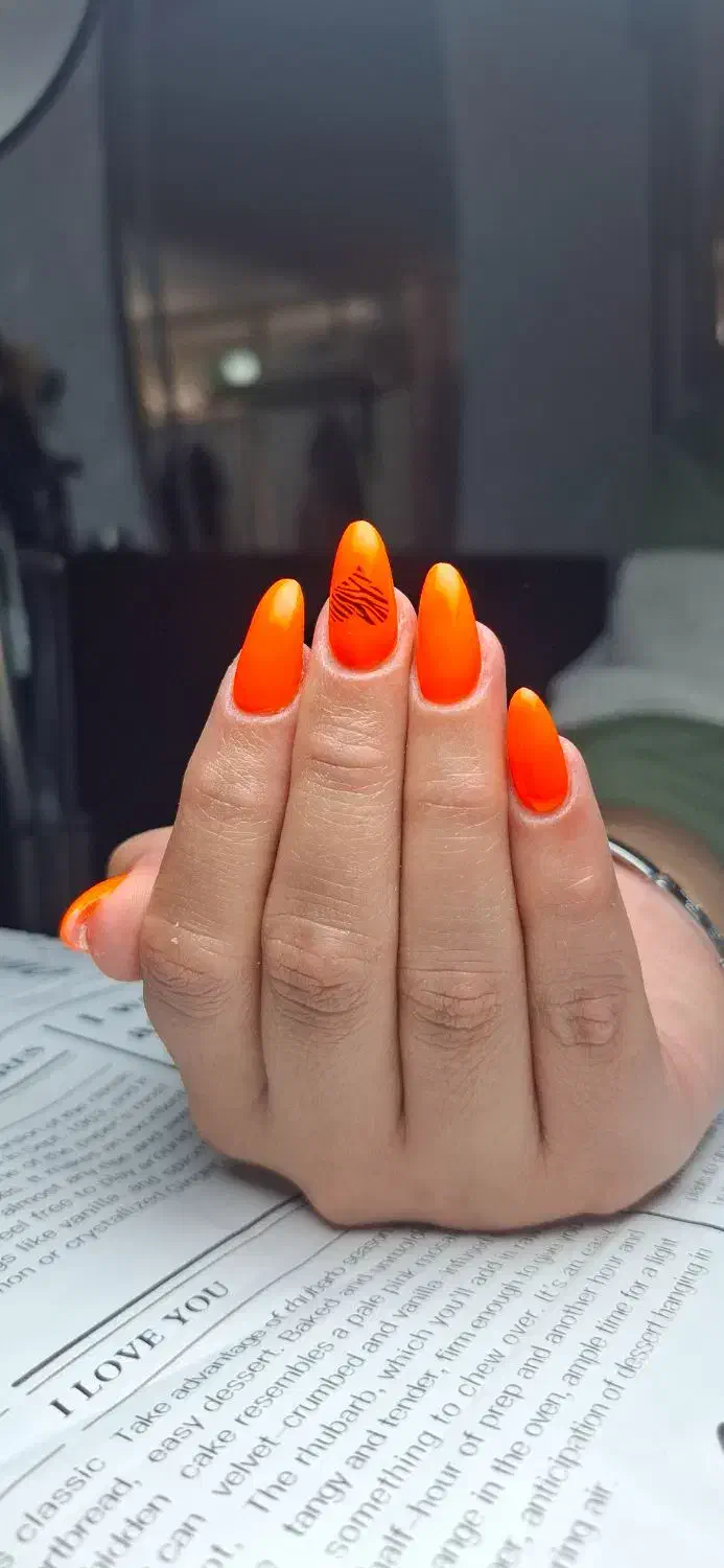 کاشت ناخن|خدمات آرایشگری و زیبایی|اسلامآباد غرب, |دیوار