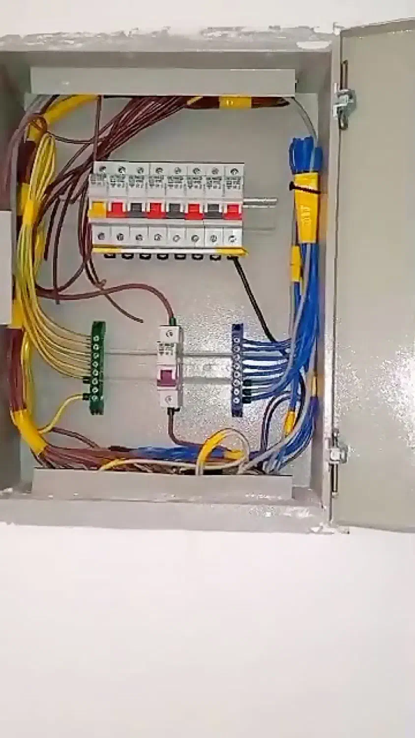 برقکار ساختمانی و تعمیرات برق|خدمات پیشه و مهارت|بندر ماهشهر, |دیوار