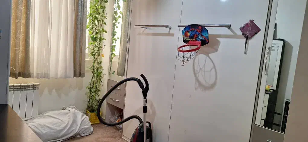 63مترطبقه1پارکینگ1خوابه آسانسور خ حیدری ک درختی