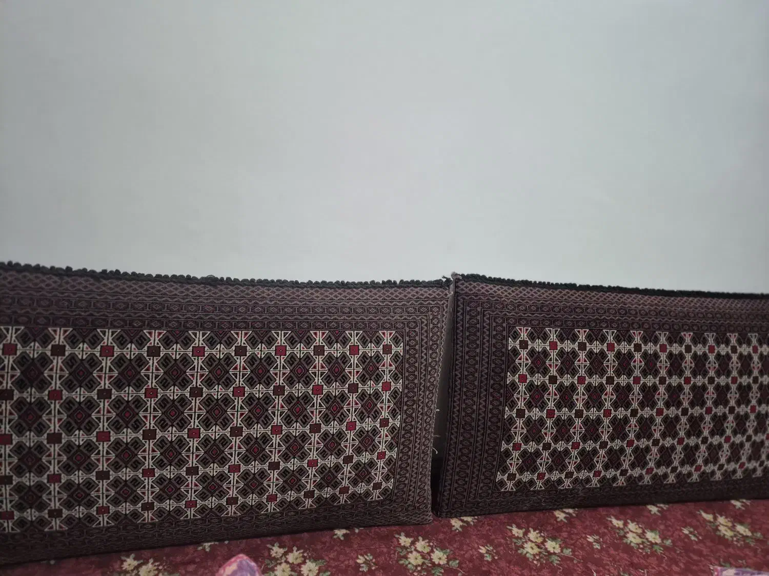 پشتی دستبافت|پشتی|ارومیه, |دیوار