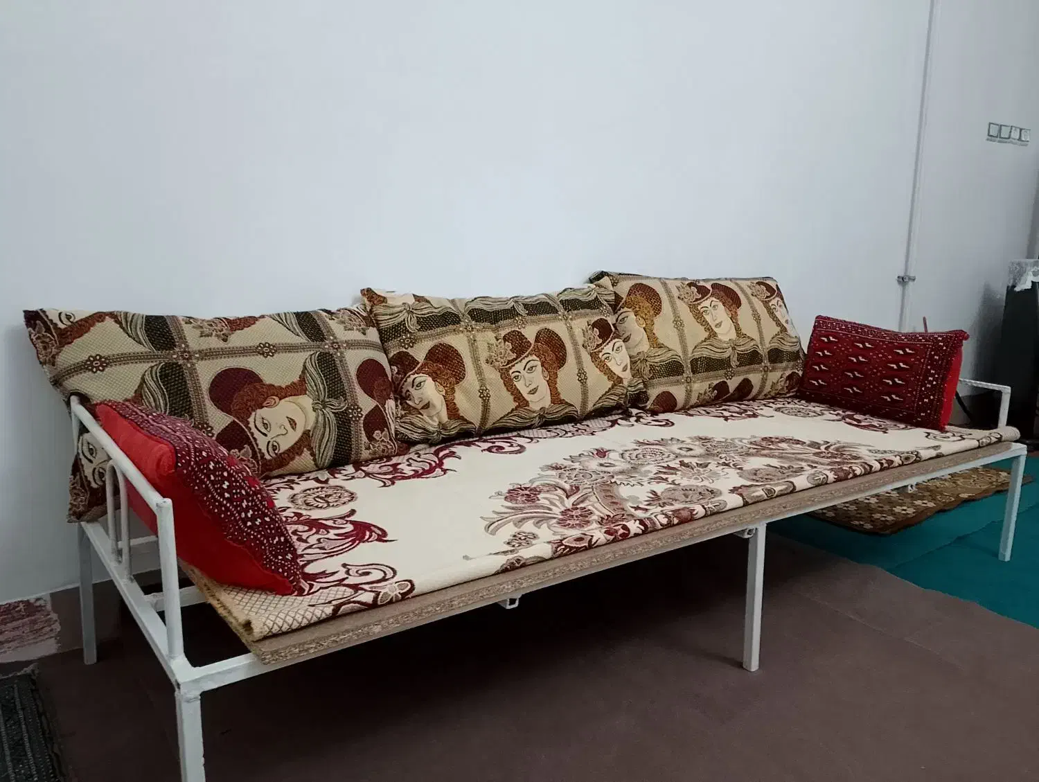 تخت آهنی سفارشی190*80|تخت و صندلی بچه|تاکستان, |دیوار