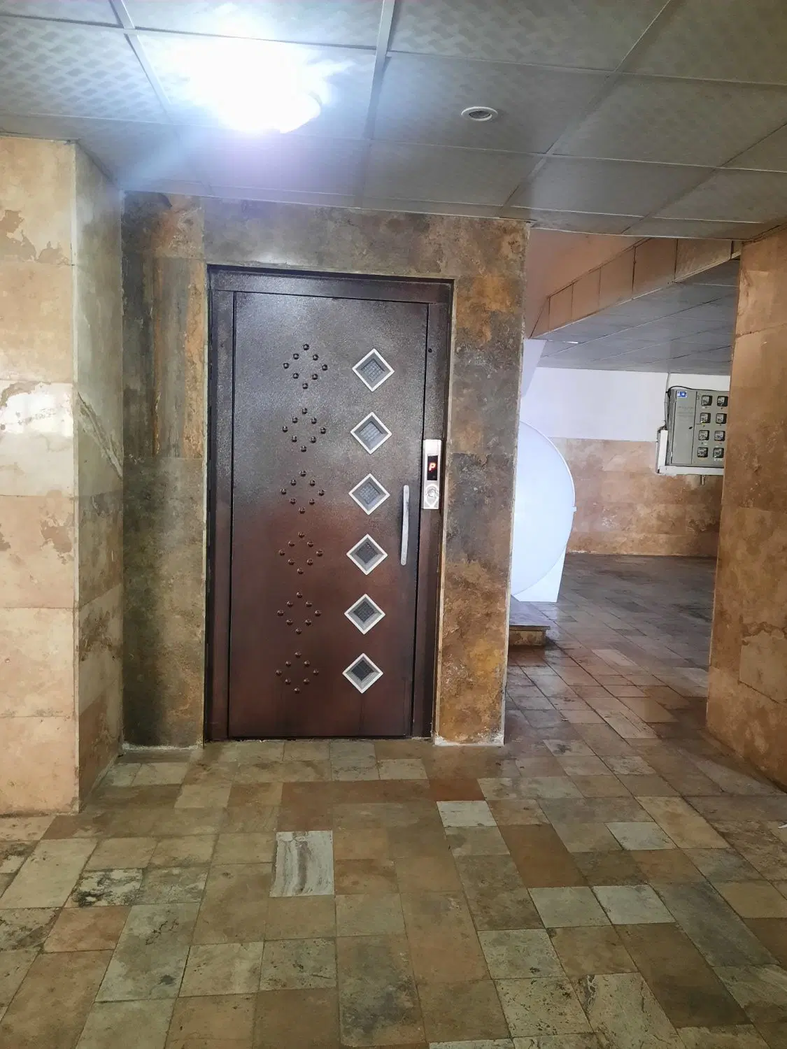رهن اپارتمان ۱۲۰ متری|اجارهٔ آپارتمان|هشتگرد, فاز ۲ مهستان|دیوار