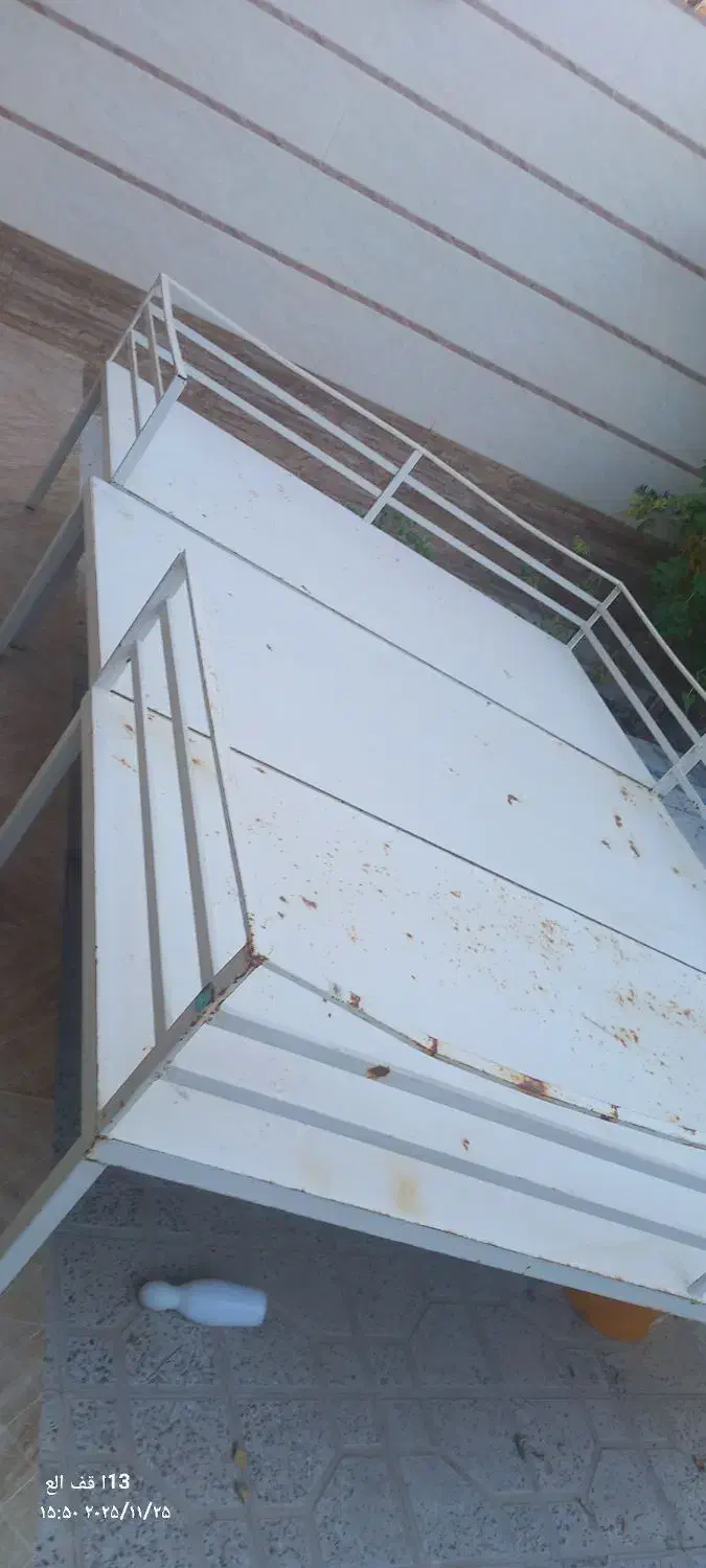 تخت سه لنگه اهنی|تخت و سرویس خواب|جهرم, |دیوار