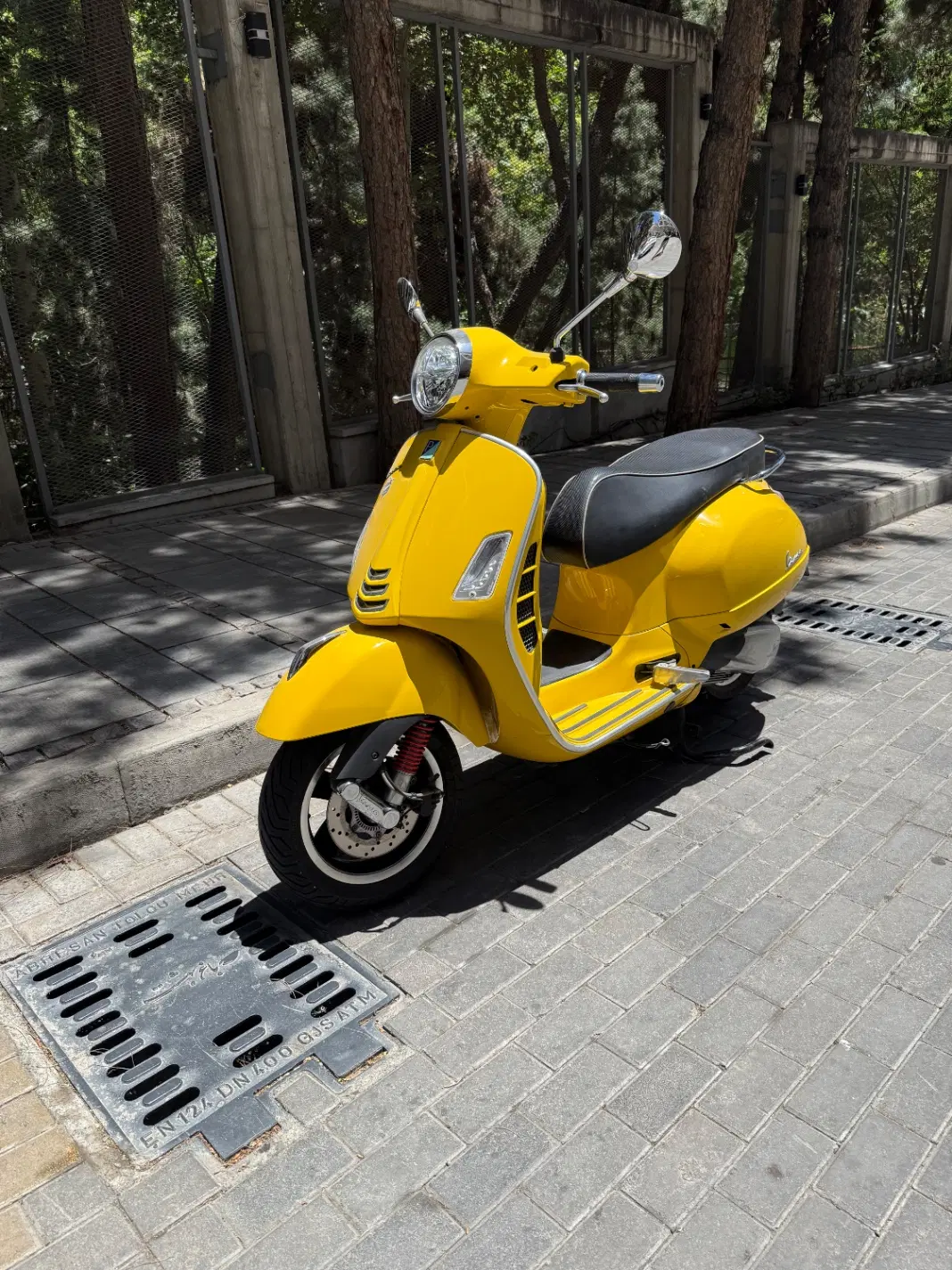 Vespa gts 300|موتورسیکلت|تهران, عباسآباد|دیوار