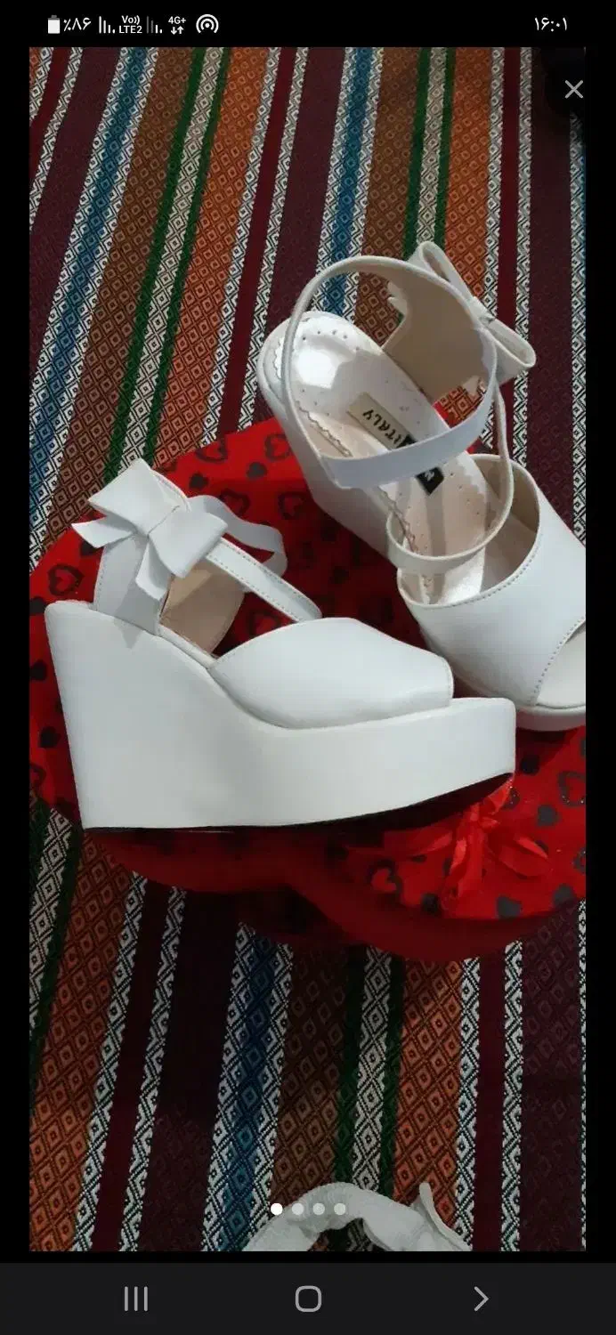 کفش مجلسی|کیف، کفش، کمربند|قم, نیروگاه|دیوار