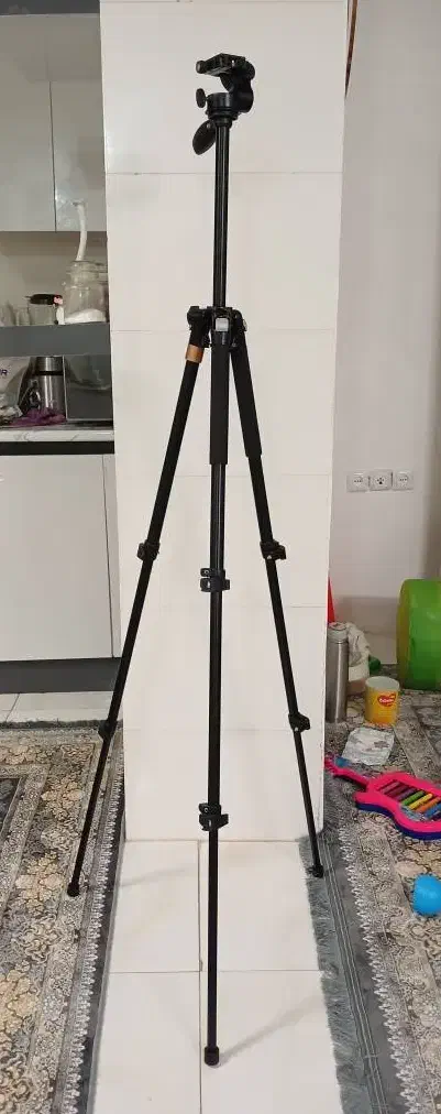 سه پایه|دوربین عکاسی و فیلم‌برداری|قرچک, زیبا شهر|دیوار