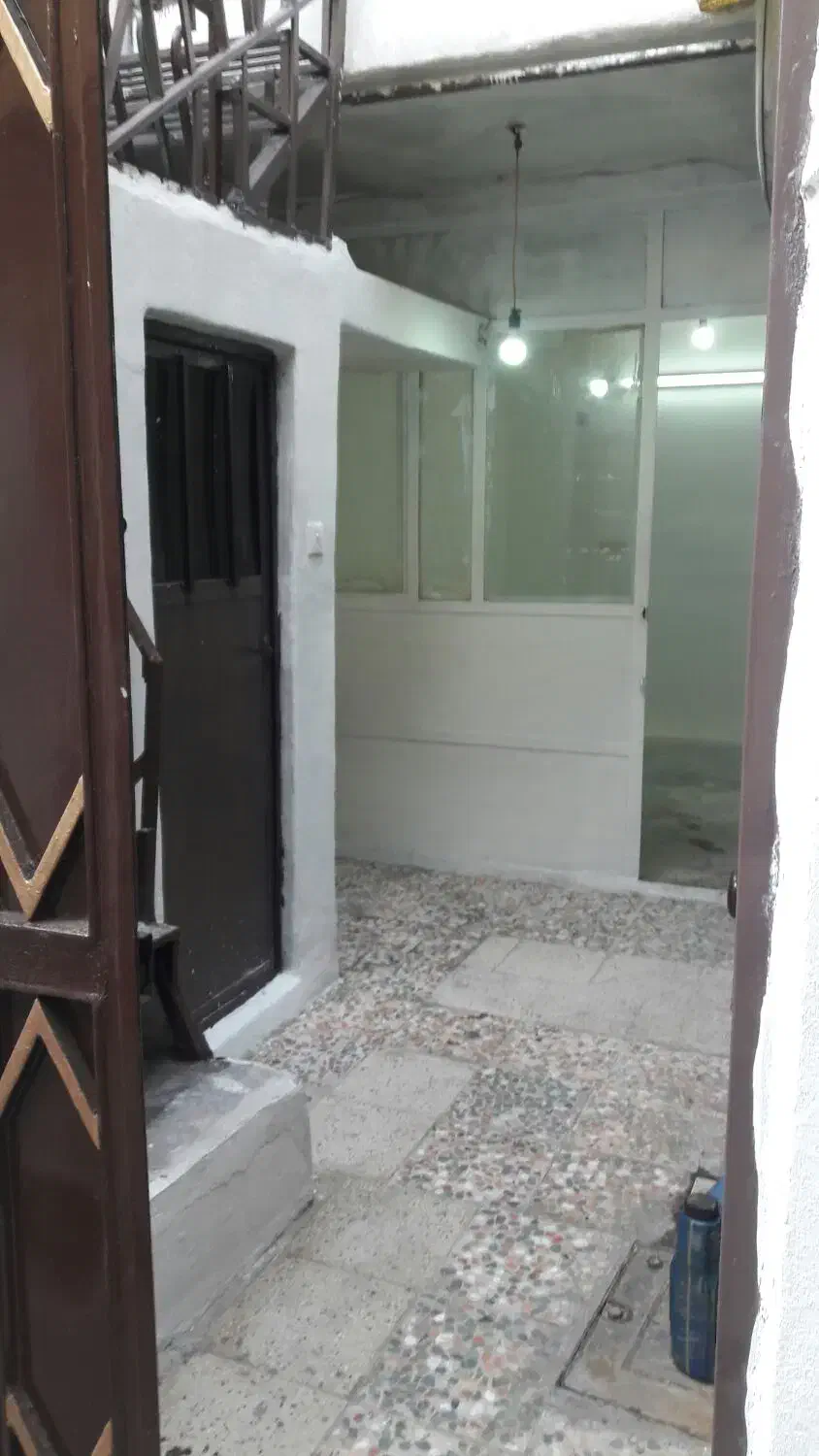 واحد ۳۸ متری  مجردی آقا