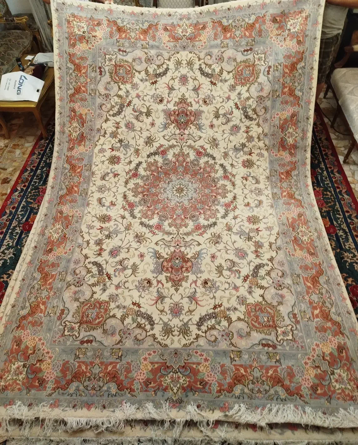 فرش تبریز زمینه کرم|فرش|تهران, فردوسی|دیوار