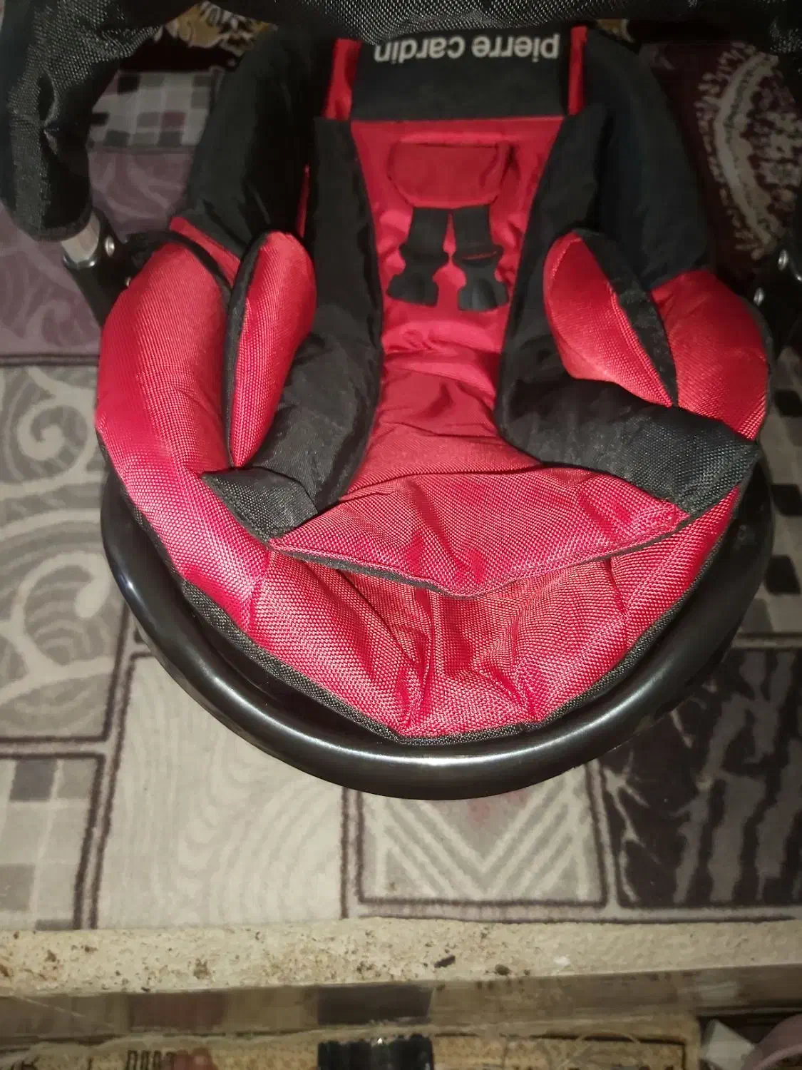 صندلی ماشین نوزادی|تخت و صندلی بچه|رشت, حومه رشت|دیوار