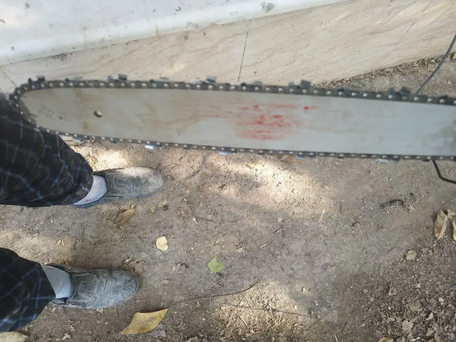 اره زنجیری درخت بر قوی با تیغه هیوندا جنس خوب|ابزارآلات|اصفهان, براآن شمالی|دیوار