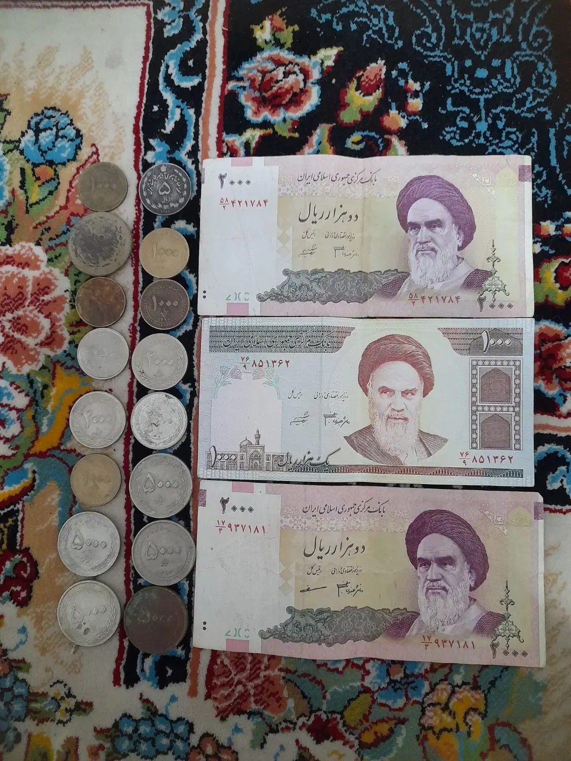 تعدادی پول و سکه|کلکسیون سکه، تمبر، اسکناس|تویسرکان, |دیوار