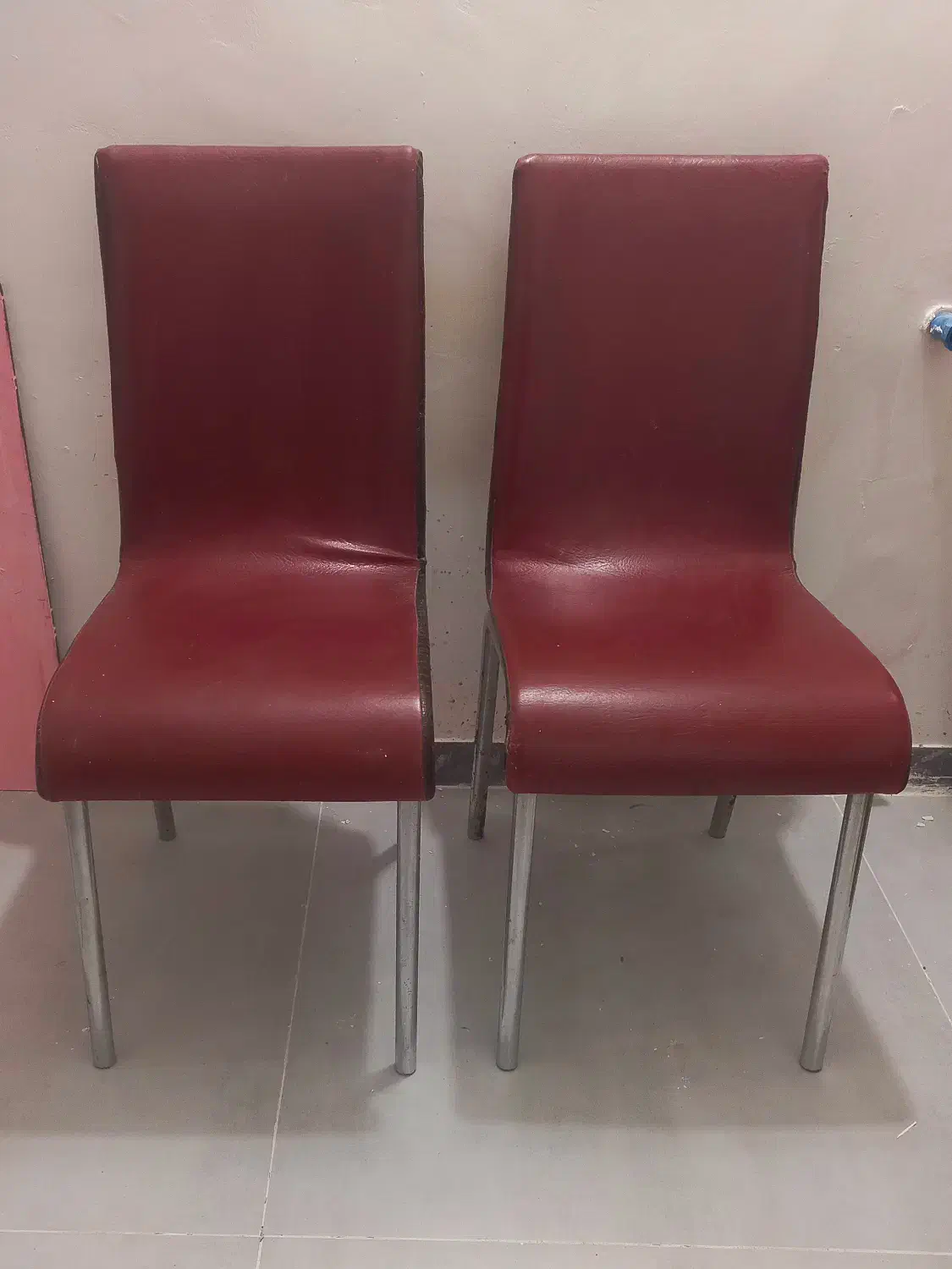 صندلی چرمی پایه استیل تمیز|مبلمان اداری|لاهیجان, انقلاب|دیوار