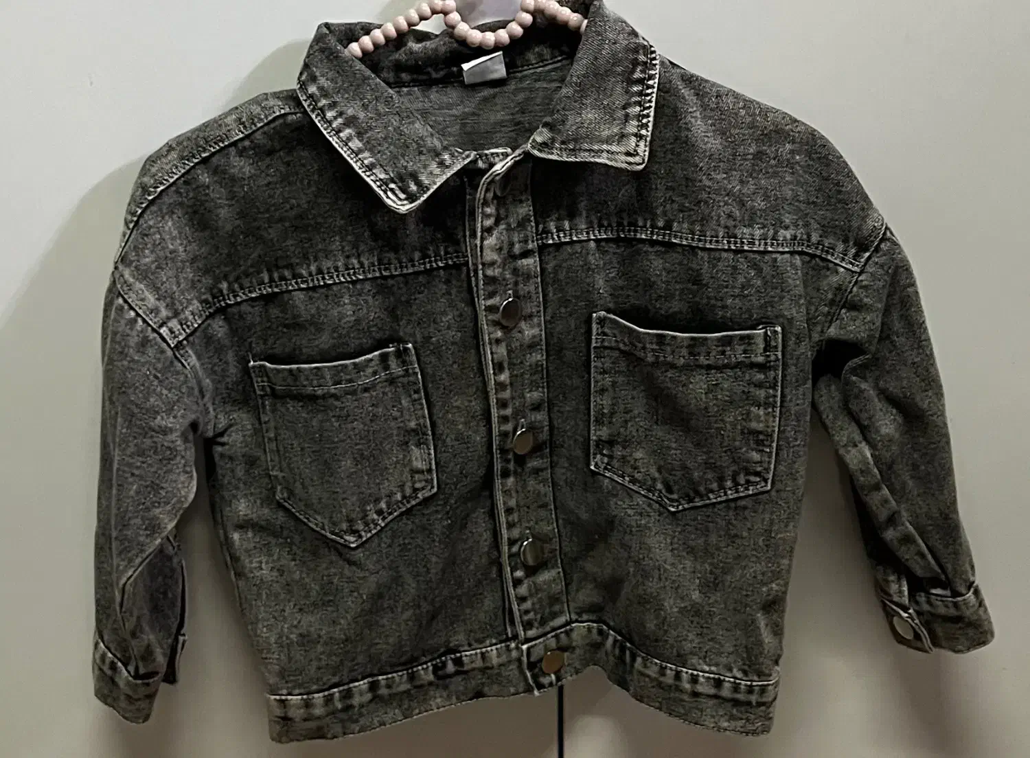 لباس بچگانه و بزرگسال|لباس|آستانه اشرفیه, |دیوار