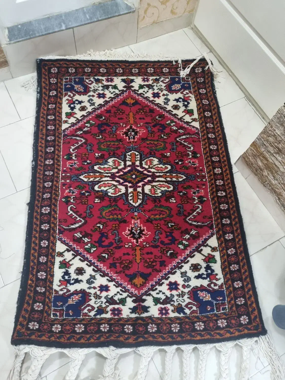 قالیچه  نو  تازه از دار افتاده اندازه ۱۰۴در ۱۵۴|فرش|تبریز, |دیوار