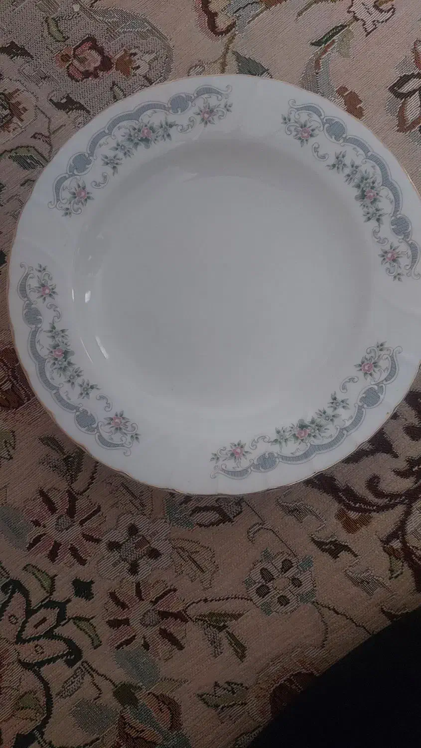 بشقاب|ظروف سرو و پذیرایی|تهران, شهرک فردوس (حسینی)|دیوار