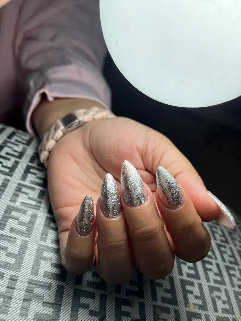 ترمیم و کاشت ناخن|خدمات آرایشگری و زیبایی|رشت, لاکان شهر|دیوار