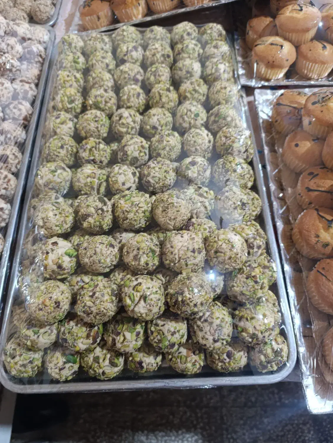 کار در کارگاه قنادی|استخدام خدمات فروشگاه و رستوران|کاشان, پارک لاله|دیوار