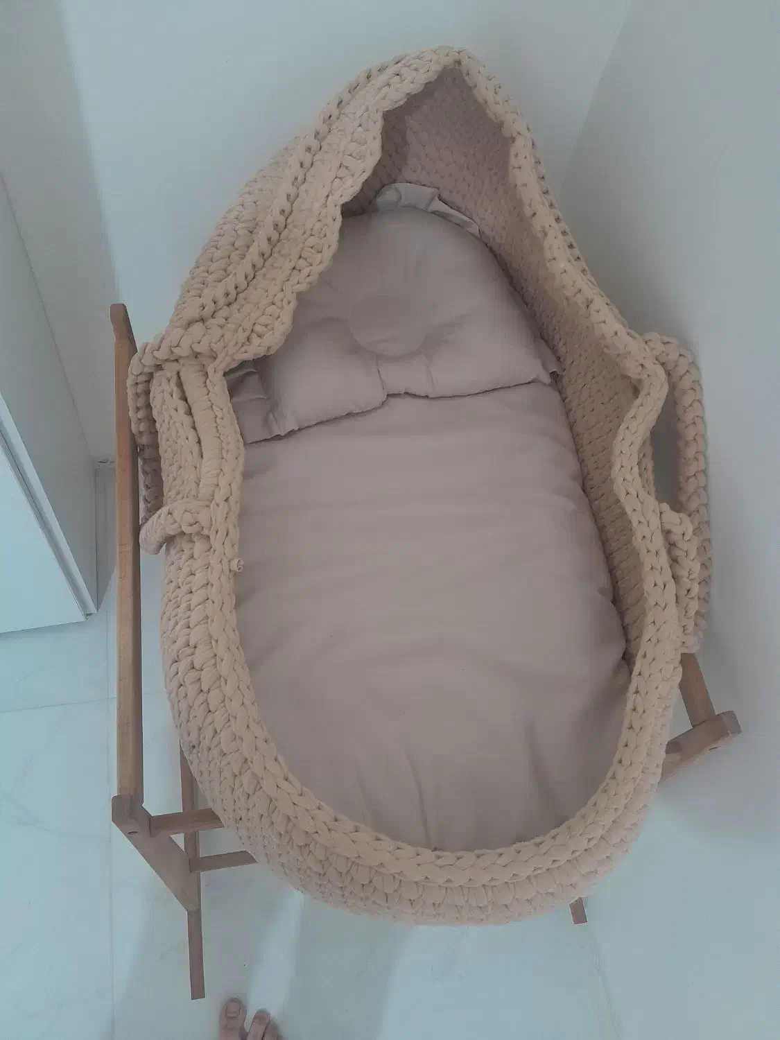 گهواره حسیری|تخت و صندلی بچه|هشتگرد, فاز ۷ مهستان|دیوار