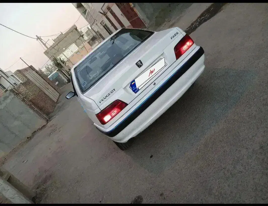 پارسxu7p مدل۴۰۲خشک خشک کم کاردریچه سیمی کارمندی|خودرو سواری و وانت|سنندج, |دیوار