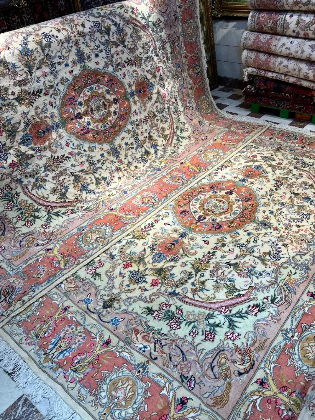 فرش دستباف جفت ۹ متری کاشمر گل ابریشم کرم دستبافت|فرش|تهران, مولوی|دیوار