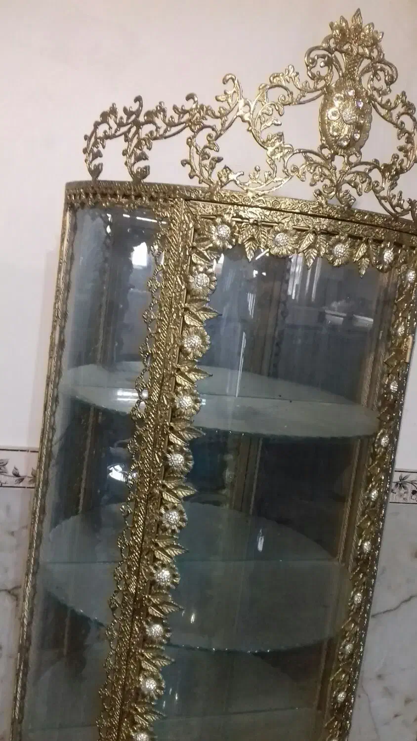 بوفه|بوفه، ویترین، کنسول|صحنه, |دیوار