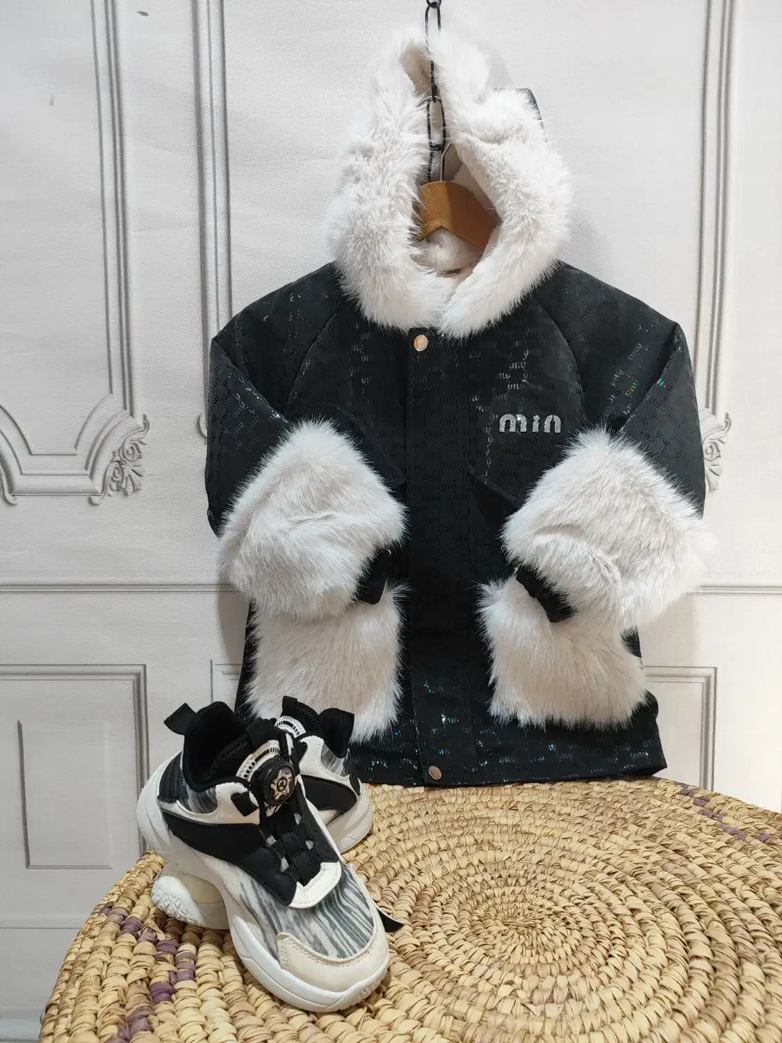 نمایشگاه ورودی۲۵۰۰واحدی|لباس|جم, |دیوار