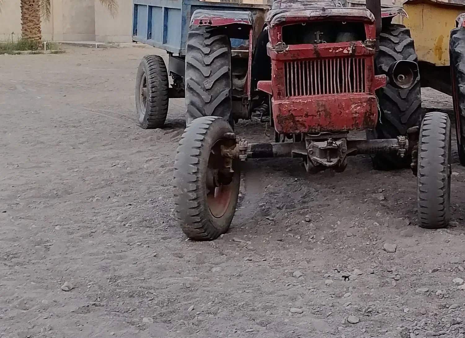 کار با تریلی تراکتور|خدمات باغبانی و درختکاری|نرماشیر, |دیوار