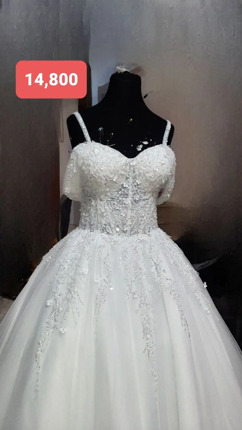 لباس عروس کاملا نو و تن نخورده بعلت جمع آوری مزون|لباس|آستانه اشرفیه, |دیوار