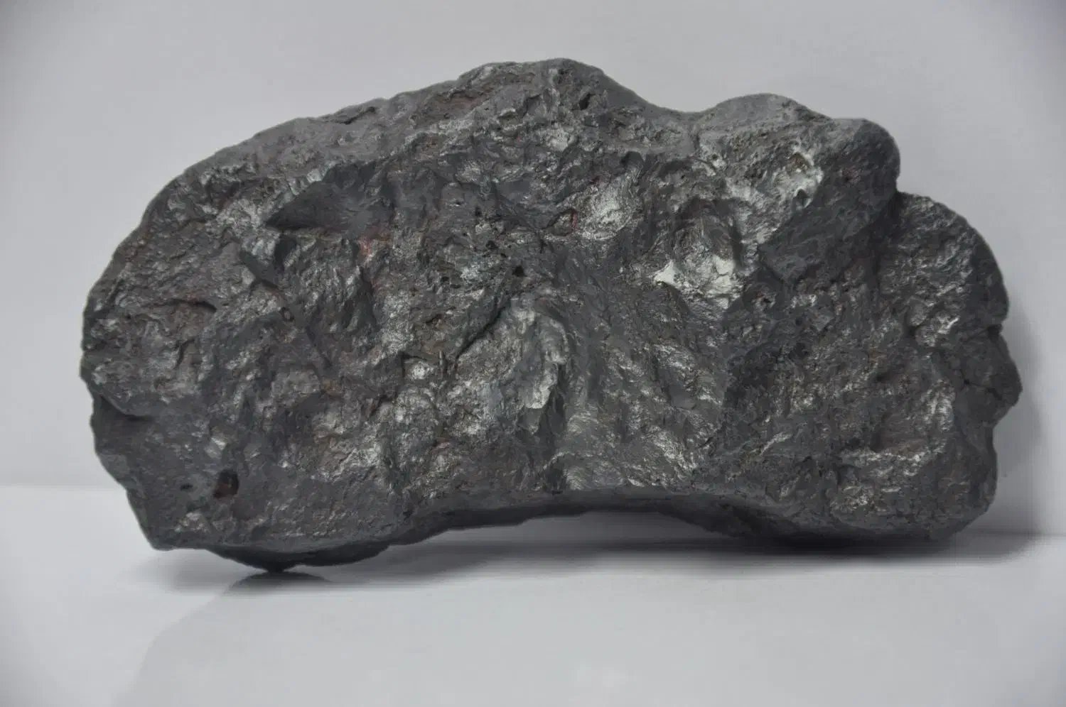 شهاب سنگ|جواهرات|رباطکریم, رباطکریم|دیوار