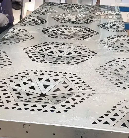 جوش و برش لیزر فلزات دقیق و سریع|خدمات پیشه و مهارت|اصفهان, شهرک صنعتی امیرکبیر (شاپور جدید)|دیوار