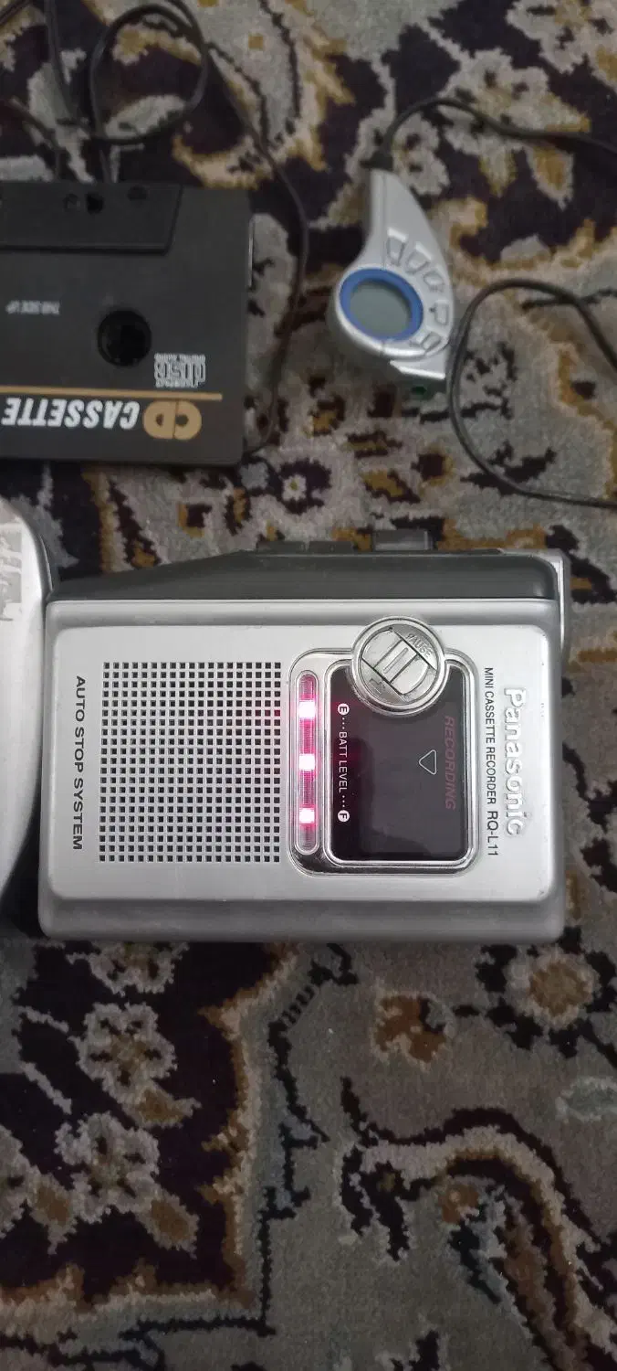 واکمن پاناسونیک و دوربین عکاسی قدیمی نوار کاست|دوربین عکاسی و فیلم‌برداری|قم, کیوانفر|دیوار