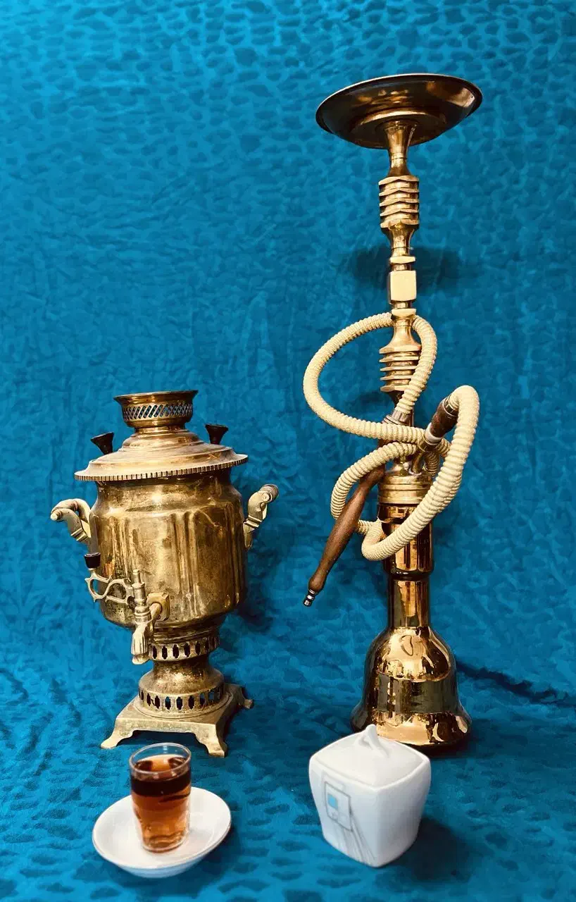 سماورذغالی و قلیون برنجی|کلکسیون اشیاء عتیقه|بردسکن, |دیوار