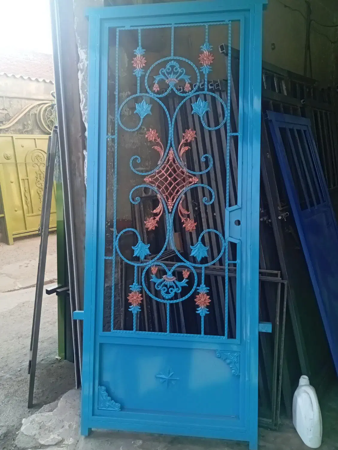 درب آهنی ورودی منزل حیاط پارکینگ|مصالح و تجهیزات ساختمان|اردبیل, |دیوار