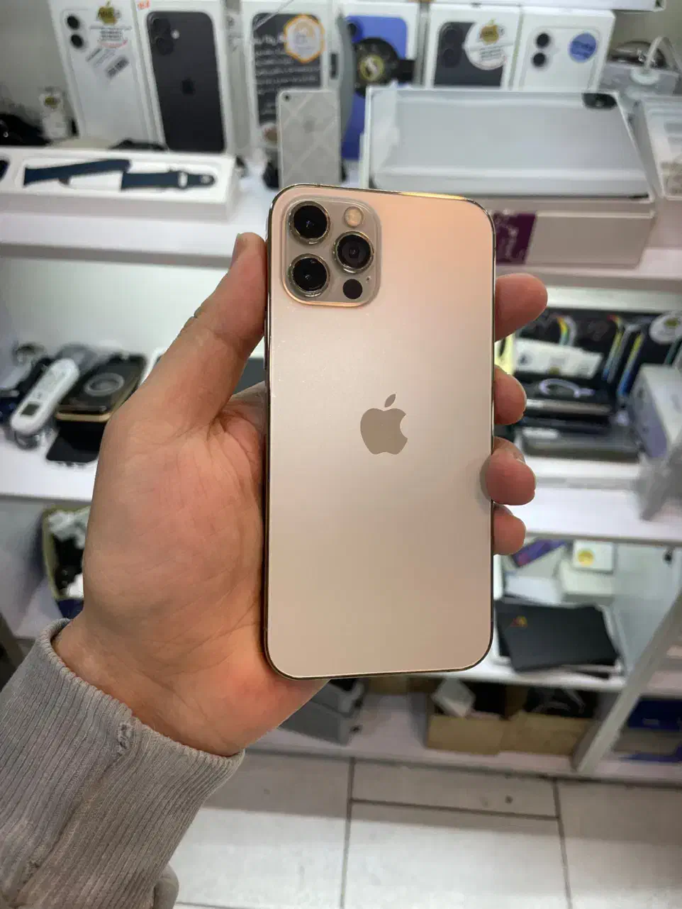 iPhone 12 Pro LLA تمیز و بدون خط‌و‌خش|موبایل|کرج, گوهردشت|دیوار