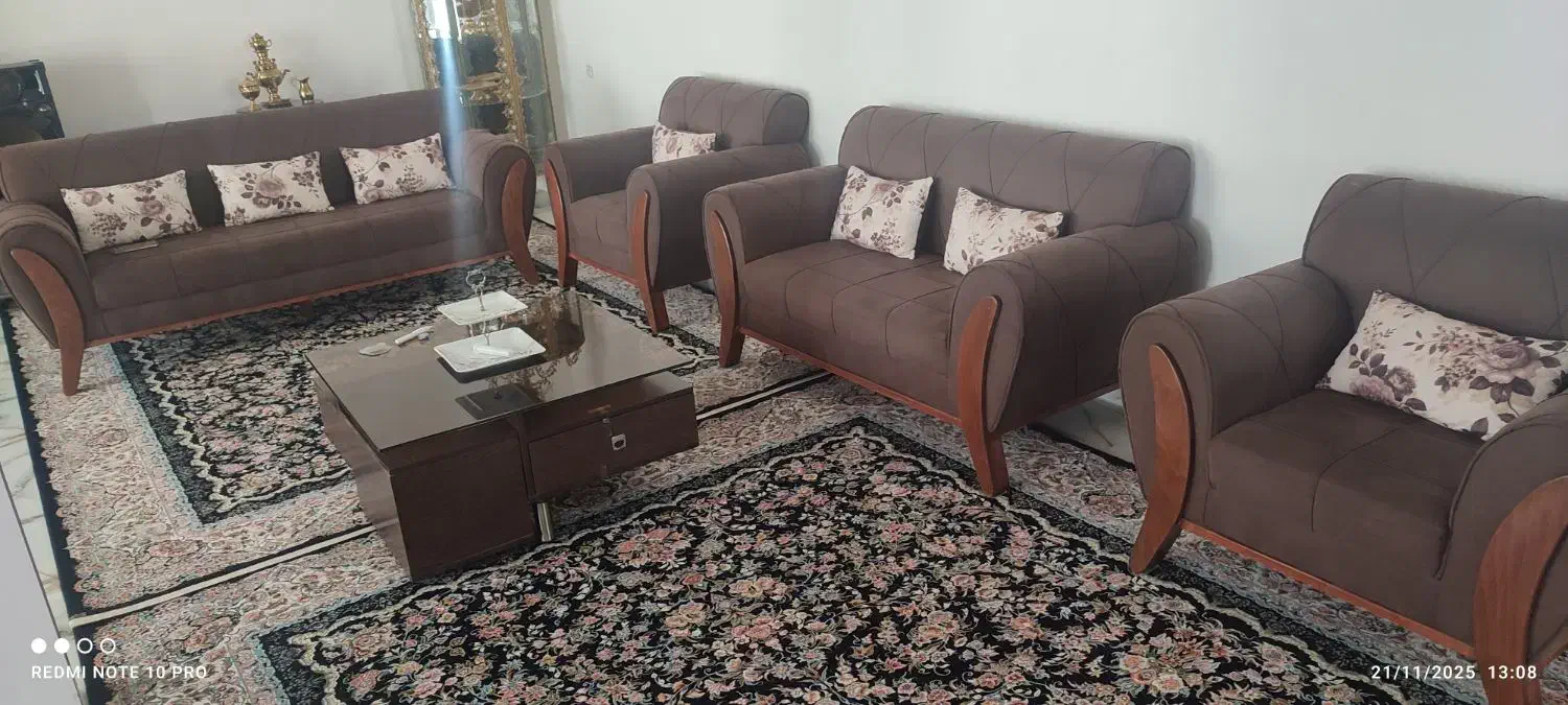 مبل راحتی ۷نفره در حد نو|مبلمان خانگی و میز عسلی|ماهیدشت, |دیوار