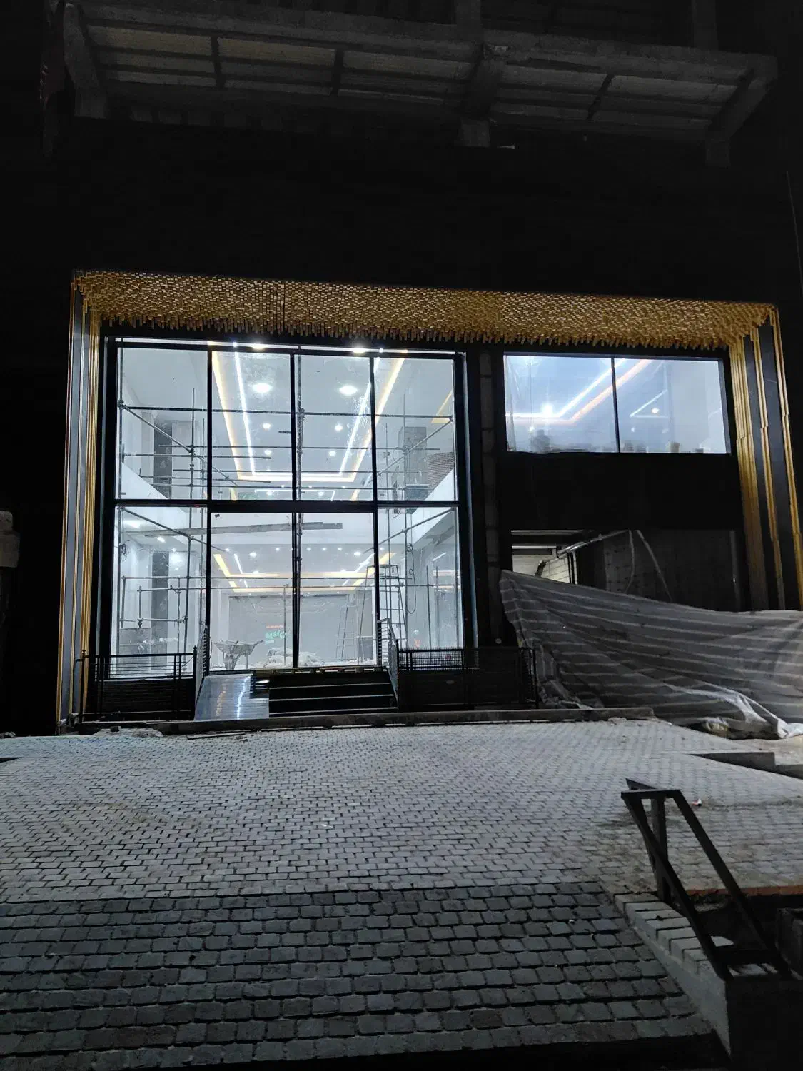 رهن و اجاره تجاری شصت متری فلکه عدل|اجارهٔ مغازه و غرفه|یاسوج, |دیوار