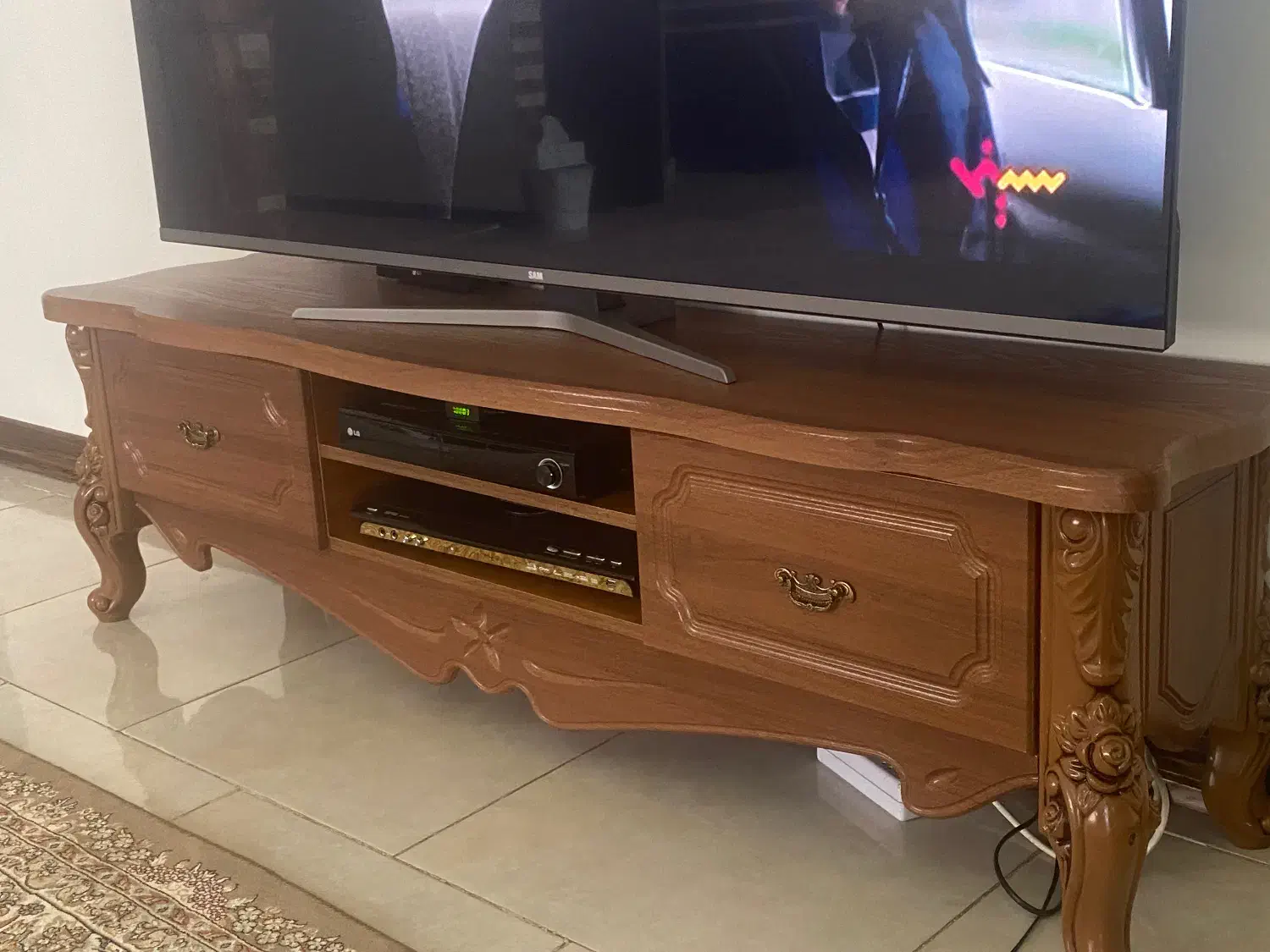 میز تلوزیون و آینه کنسول|بوفه، ویترین، کنسول|هشتگرد, شهرک پارسیان|دیوار