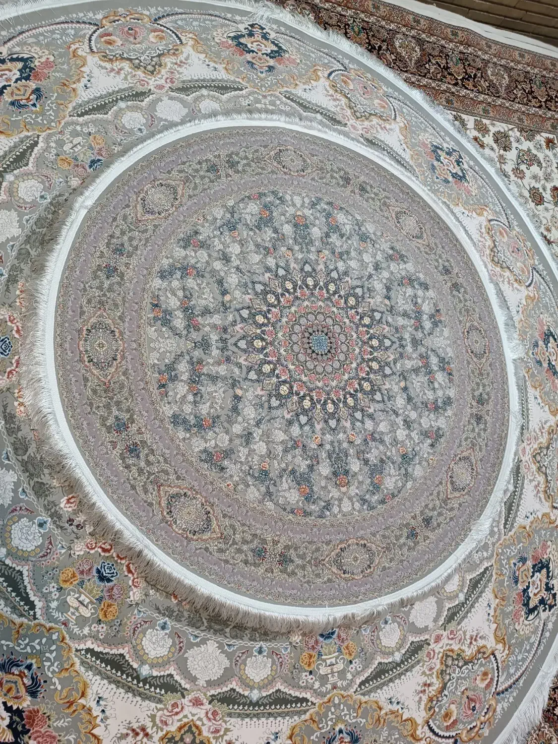 قالیچه گرد قطر ۱.۵۰ در ۱.۵۰ جفت ۱۵۰۰ شانه ۴۵۰۰|فرش|مشهد, شهید مطهری|دیوار