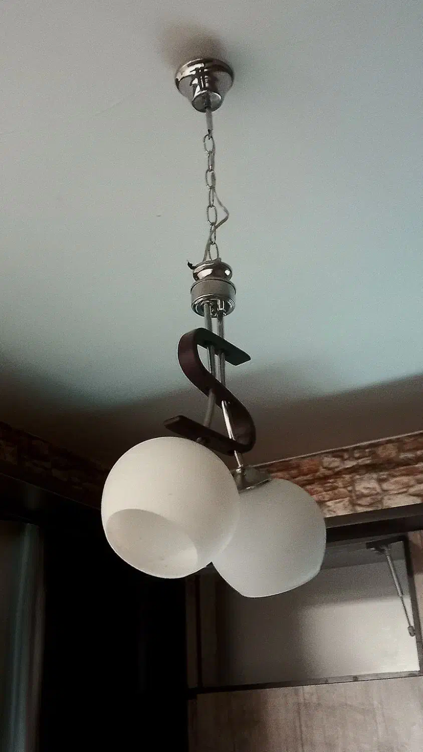 لوستر|لوستر و چراغ آویز|اصفهان, باغ فدک|دیوار