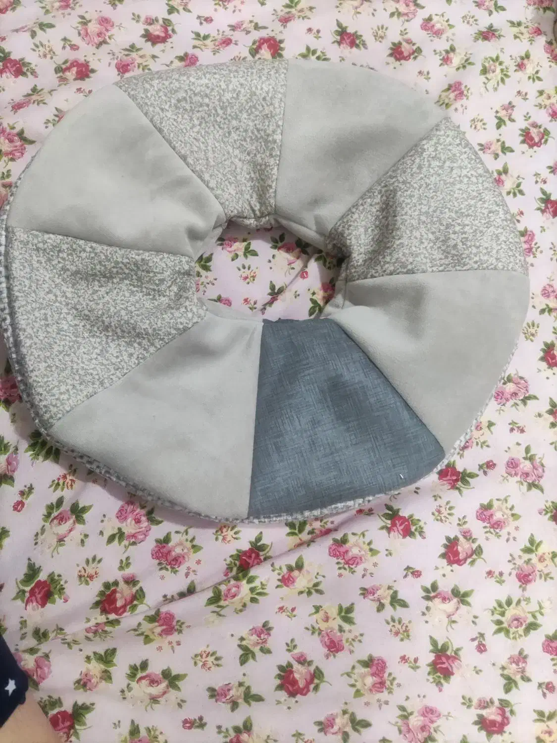 تشک دونات|تشک تختخواب|گلبهار, شهر جدید گلبهار|دیوار