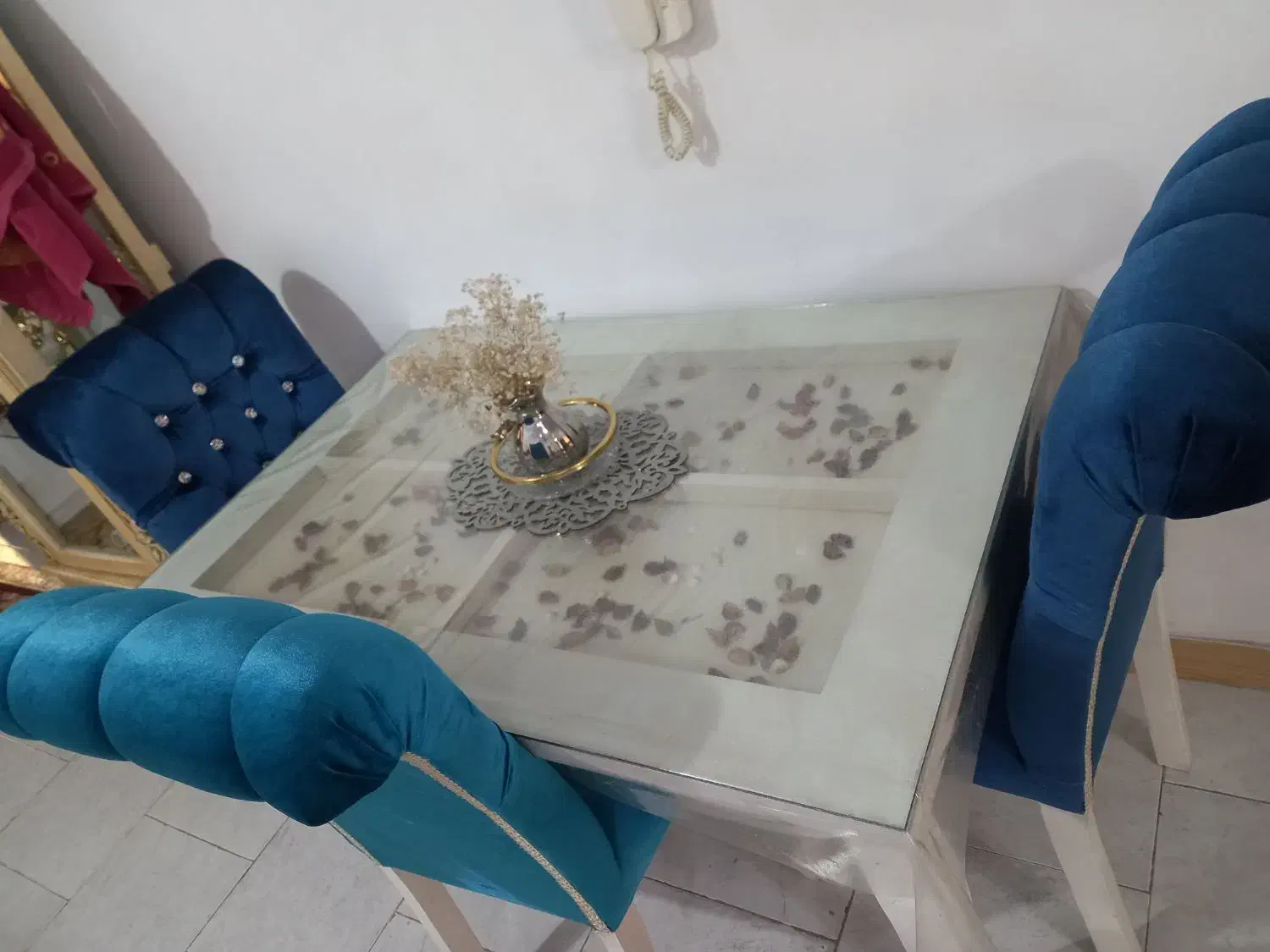 میز غذاخوری|میز و صندلی غذاخوری|صومعه‌سرا, |دیوار