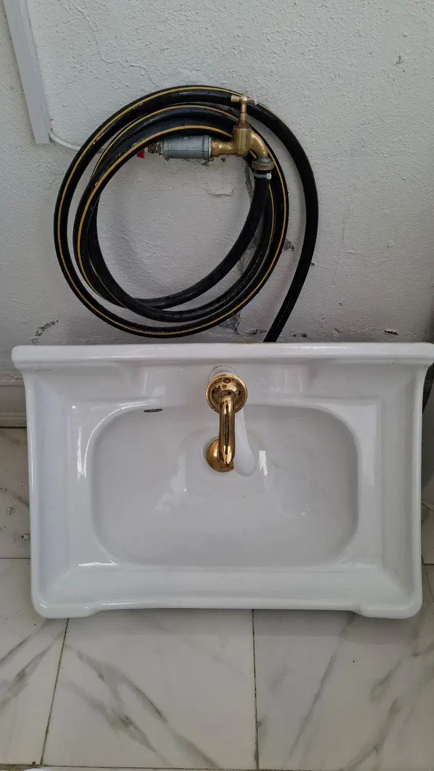 سنگ روشویی به همراه سر شیر سفید طلایی|لوازم سرویس بهداشتی|پردیس, فاز ۸|دیوار