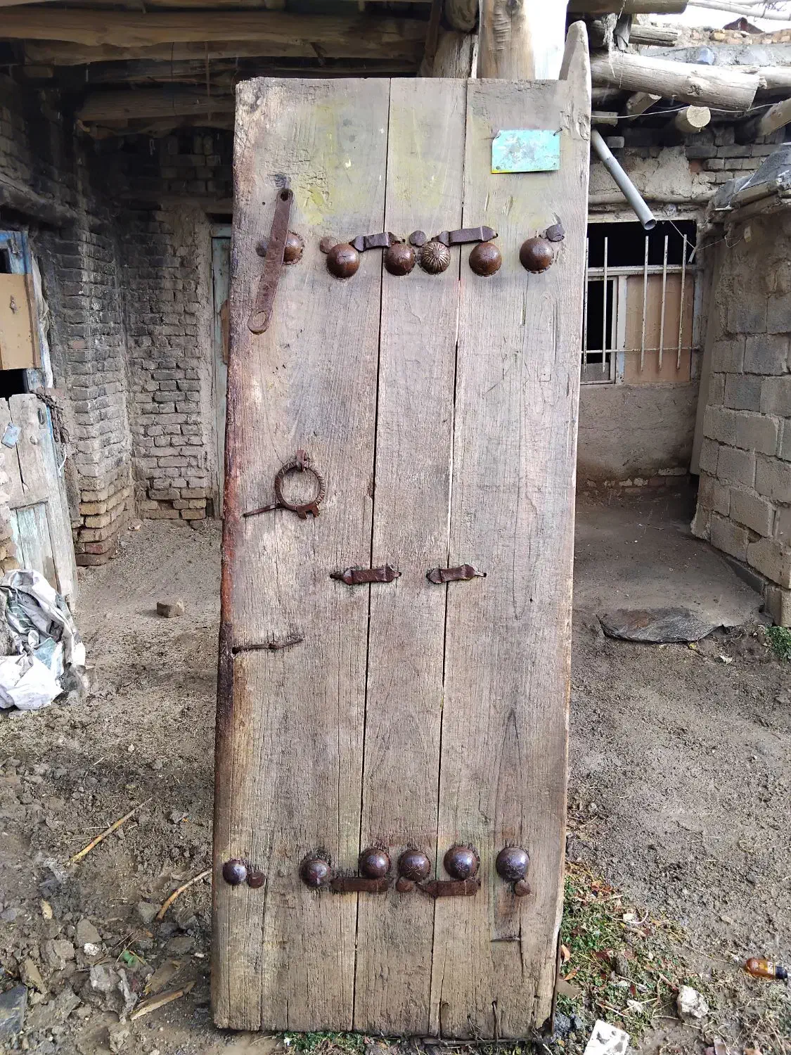 درب حیاط قدیمی|کلکسیون اشیاء عتیقه|ملایر, |دیوار