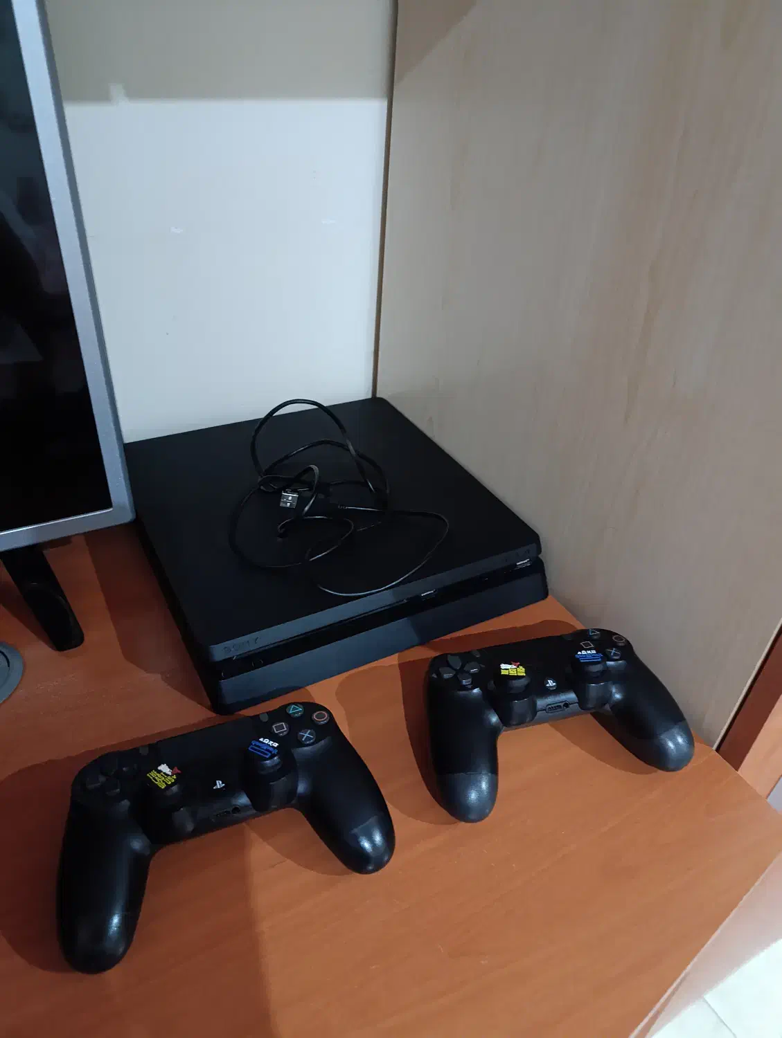 PS4  در حد نو با دو دسته|کنسول، بازی ویدئویی و آنلاین|اسلام‌شهر, صادقیه|دیوار