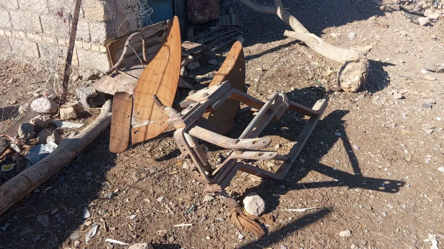 گاوآهن|ماشینآلات صنعتی|بالا ولایت, |دیوار