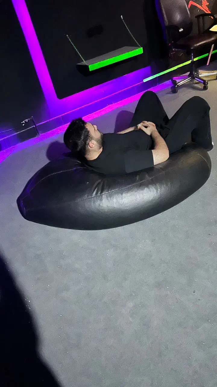 صندلی|صندلی و نیمکت|قم, فرهنگیان و شهربانی|دیوار